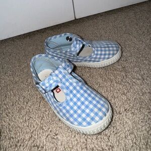 Cienta blue gingham t strap shoes